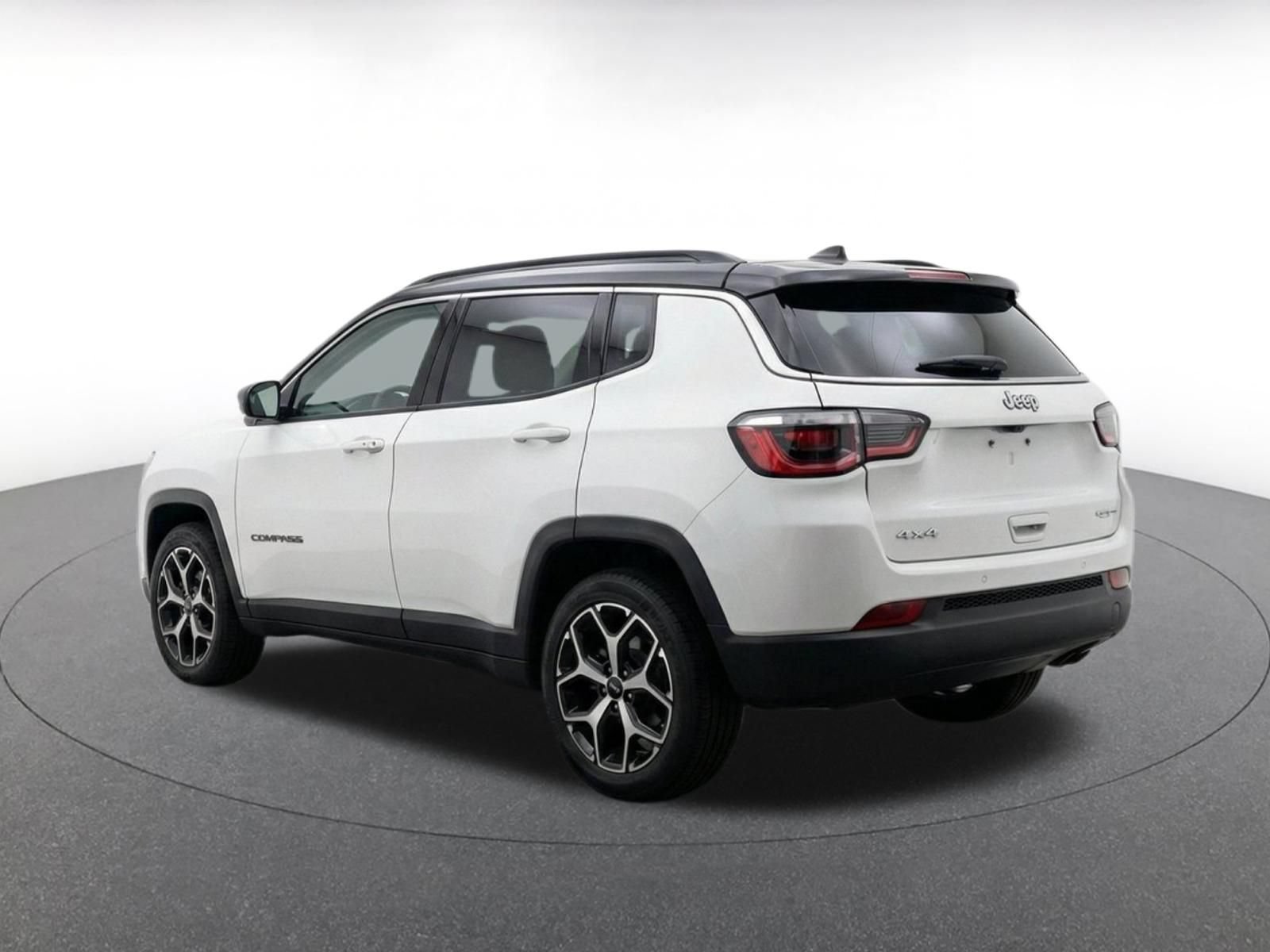 Used 2025 Jeep Compass Limited AWD/4WD image 7