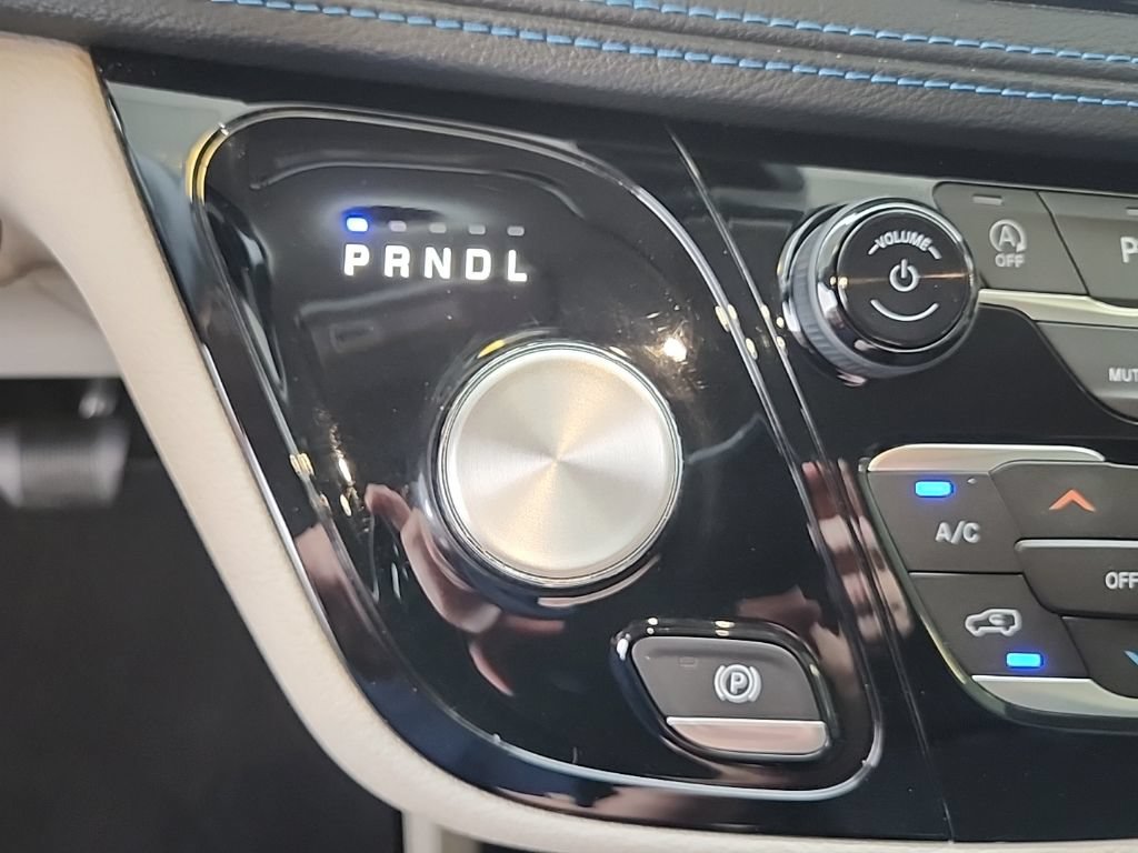 Used 2021 Chrysler Pacifica Touring FWD image 20
