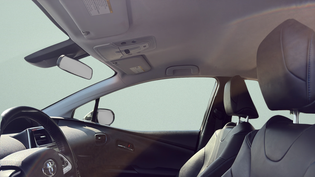 Used 2016 Toyota Prius Three Touring FWD image 18