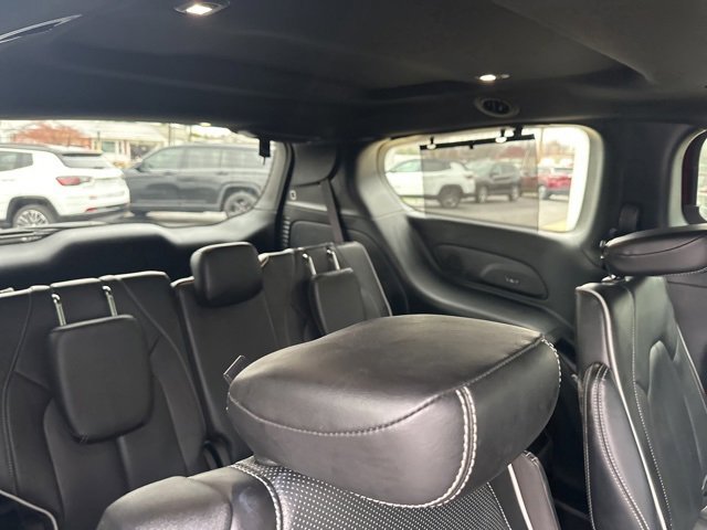 Used 2022 Chrysler Pacifica Limited w/ S Appearance Package image 25
