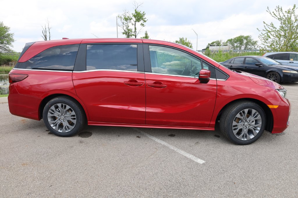 New 2026 Honda Odyssey Touring image 7