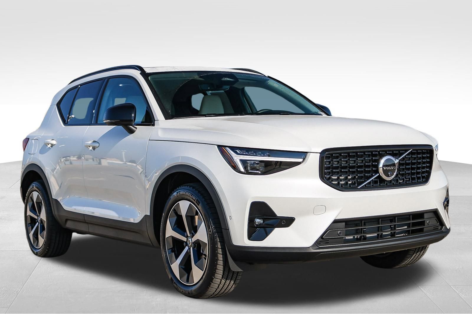 New 2026 Volvo XC40 B5 Plus w/ Protection Package Premier image 3