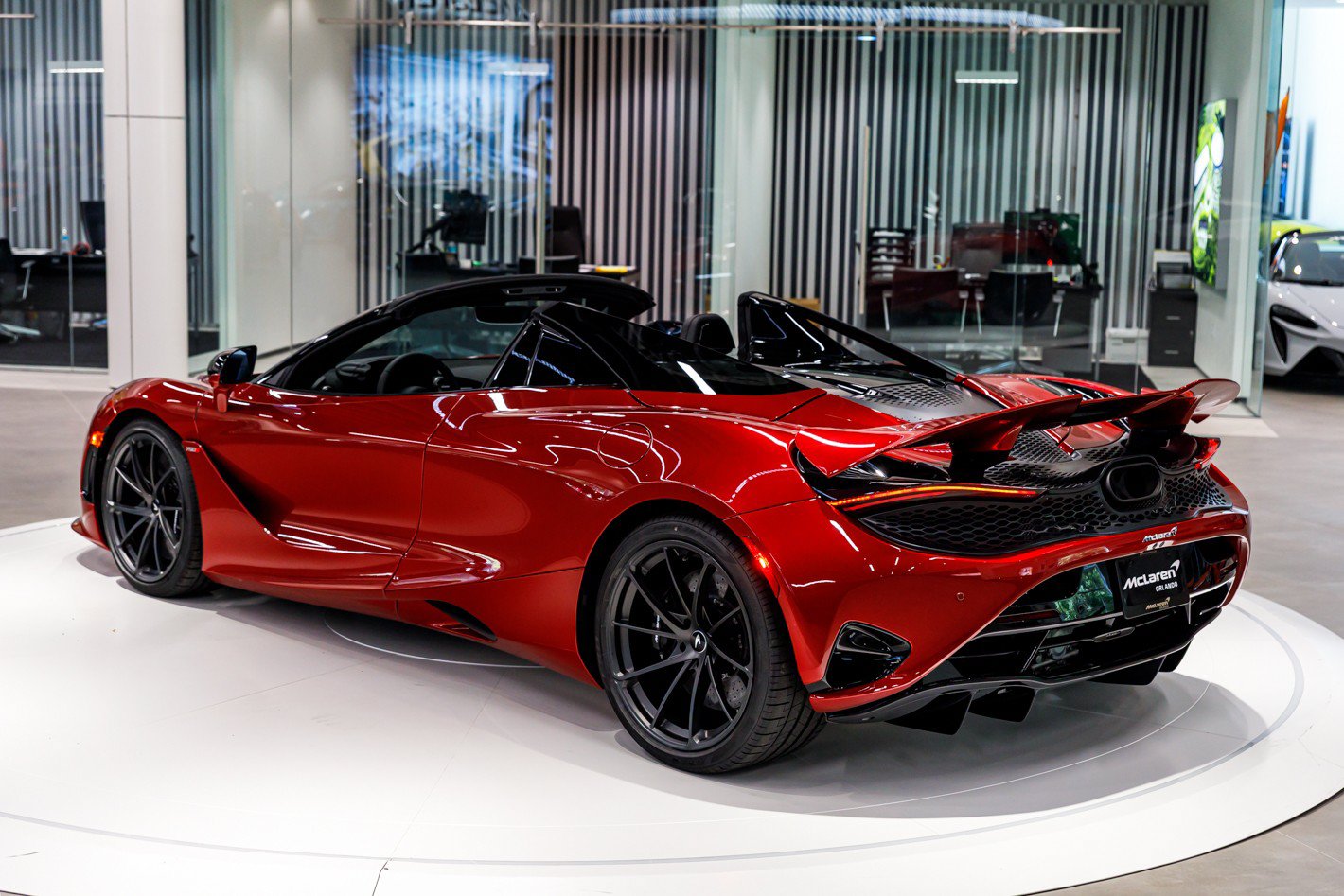 Used 2027 McLaren 750S Spider RWD image 27