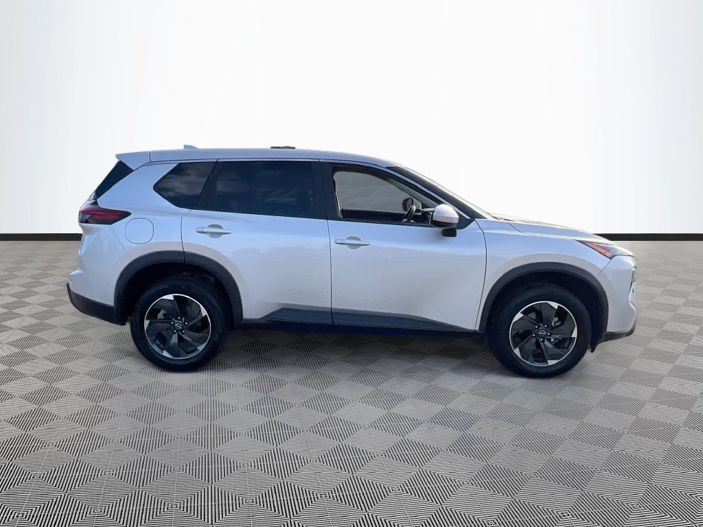 Used 2025 Nissan Rogue SV AWD/4WD image 8