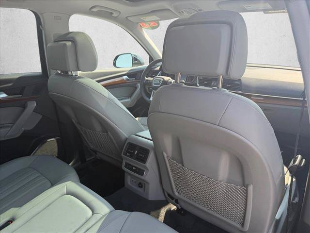 Used 2023 Audi Q5 2.0T Premium w/ Convenience Package AWD/4WD image 23