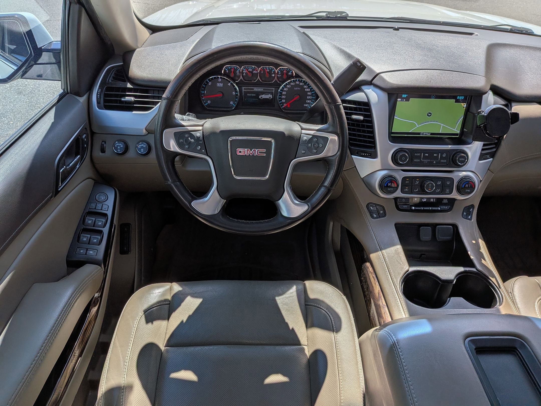 Used 2019 GMC Yukon SLT w/ Premium Edition image 34