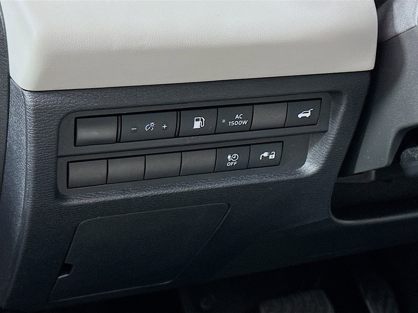 Used 2024 Mitsubishi Outlander SEL Black Edition image 11