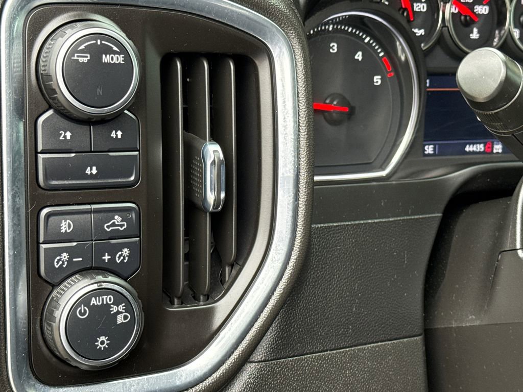 Used 2023 Chevrolet Silverado 3500 LT w/ Convenience Package AWD/4WD image 23