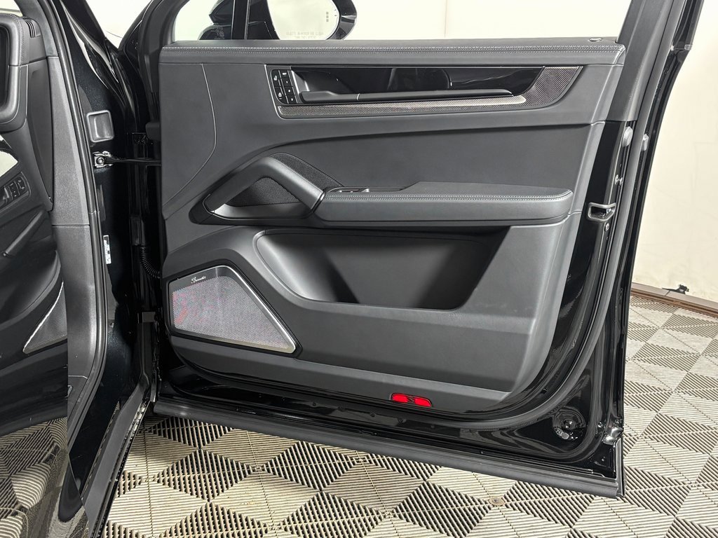 New 2026 Porsche Cayenne GTS image 38