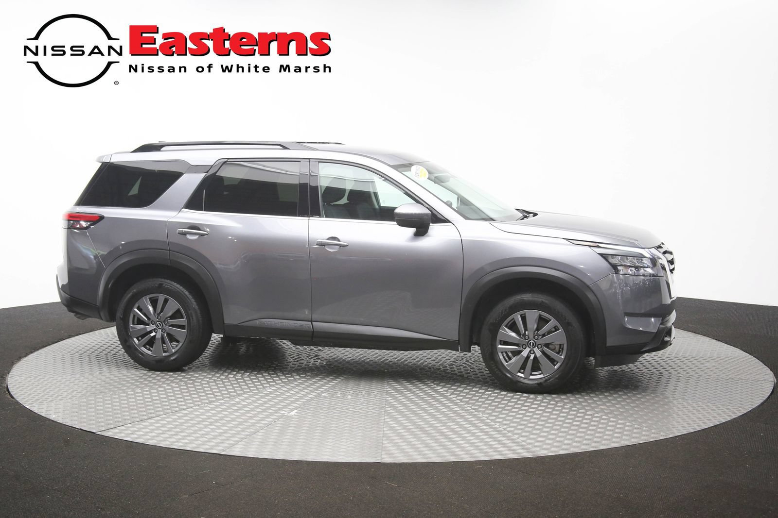 Used 2025 Nissan Pathfinder SV FWD image 47