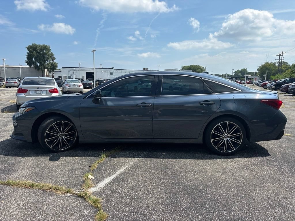 Used 2020 Toyota Avalon Touring w/ Advanced Safety Package FWD image 3