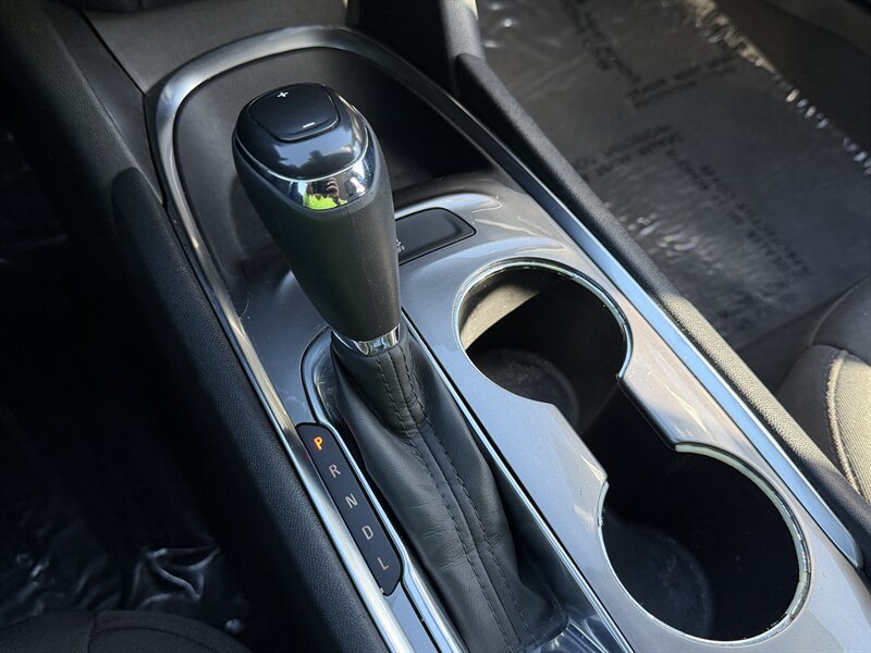 Used 2020 Chevrolet Malibu LT FWD image 38