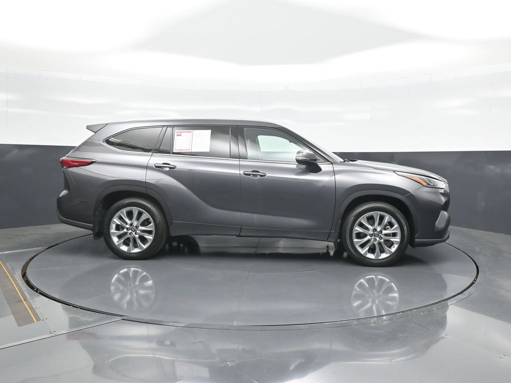 Used 2022 Toyota Highlander Limited AWD/4WD image 8