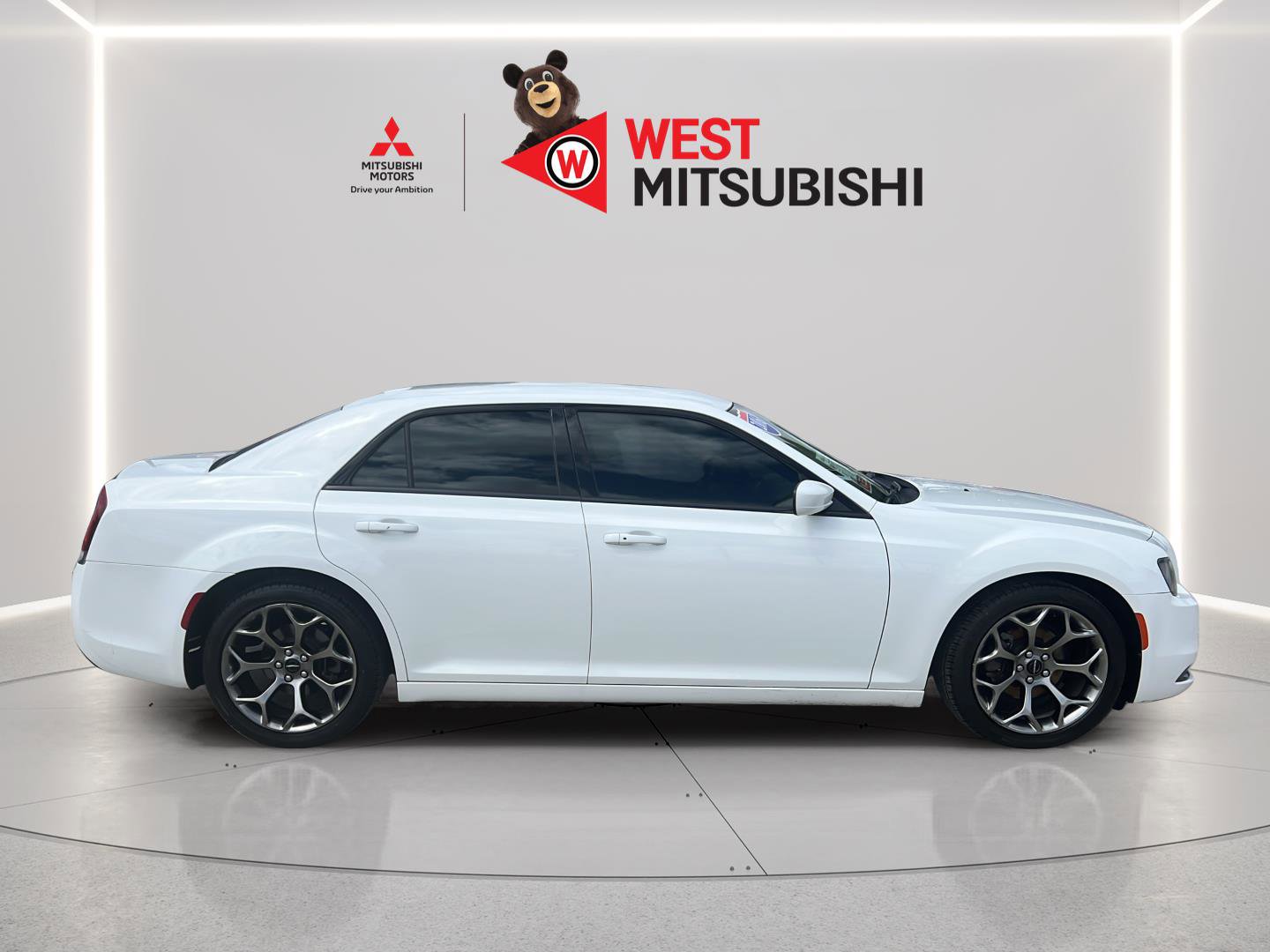 Used 2016 Chrysler 300 S RWD image 6