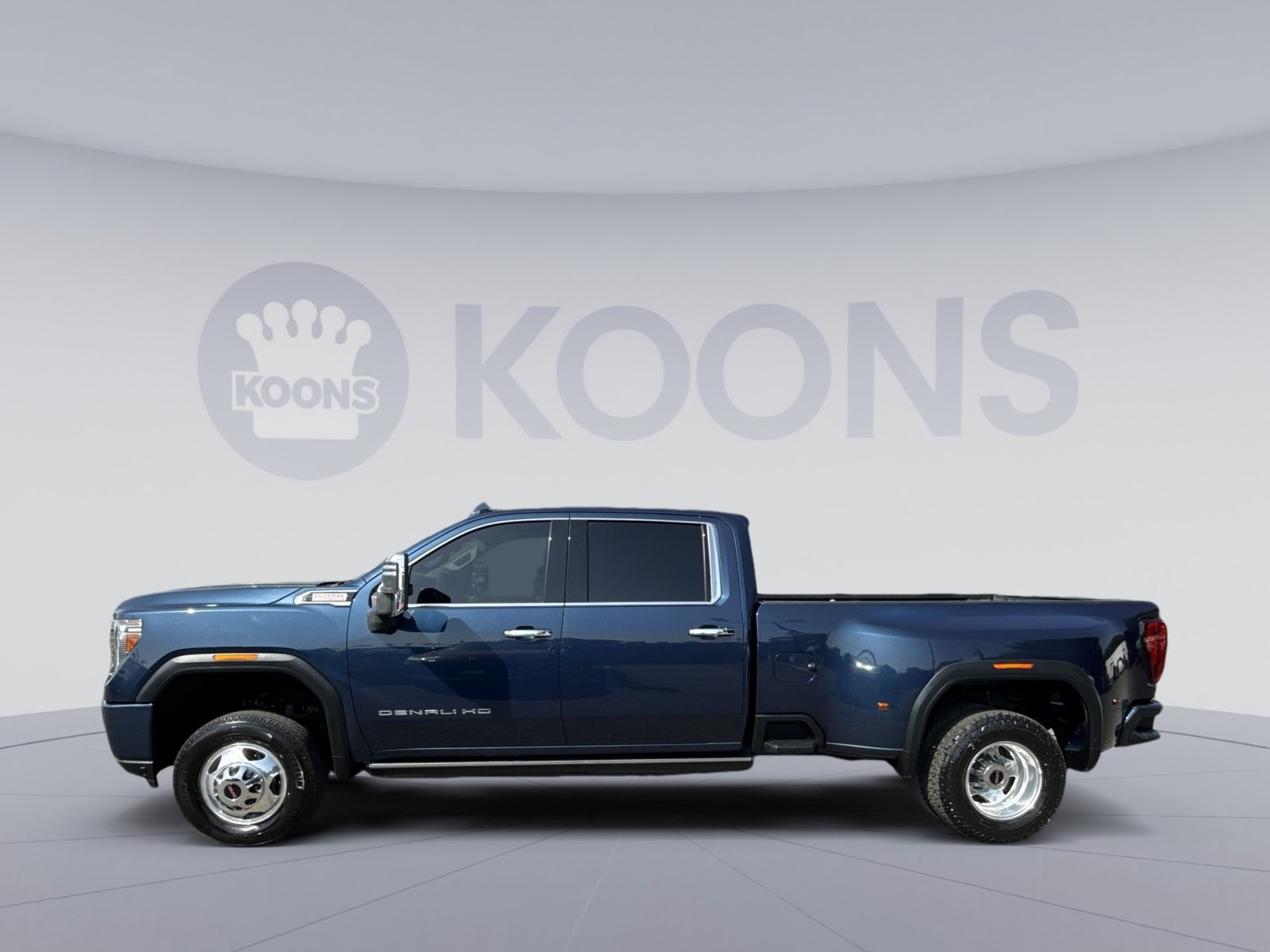 Used 2021 GMC Sierra 3500 Denali w/ Denali Ultimate Package AWD/4WD image 2