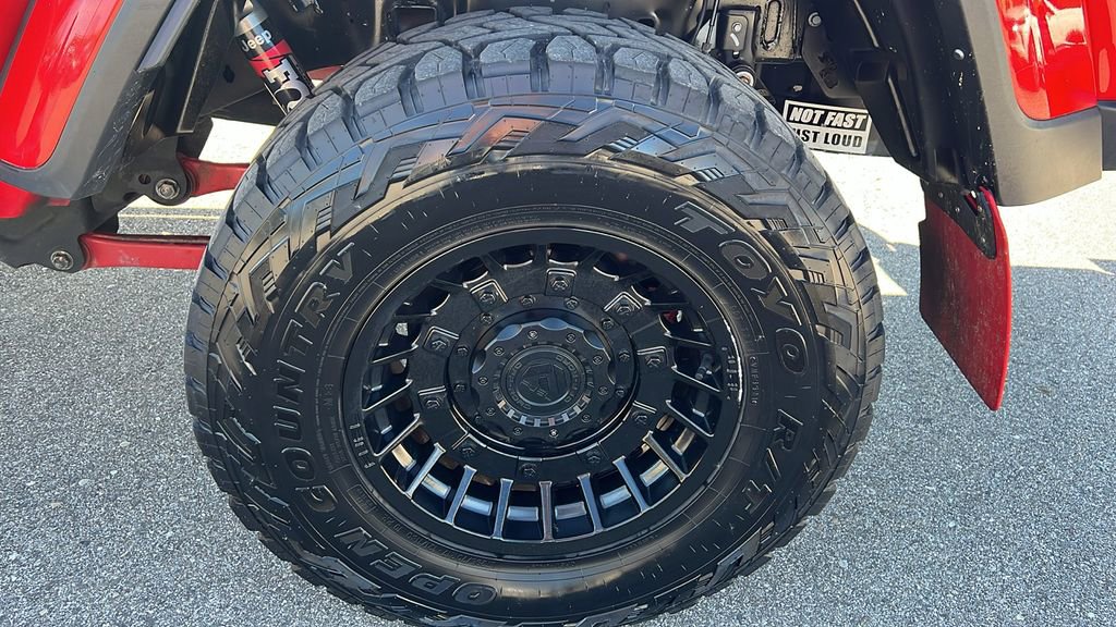 Used 2021 Jeep Gladiator Willys image 31