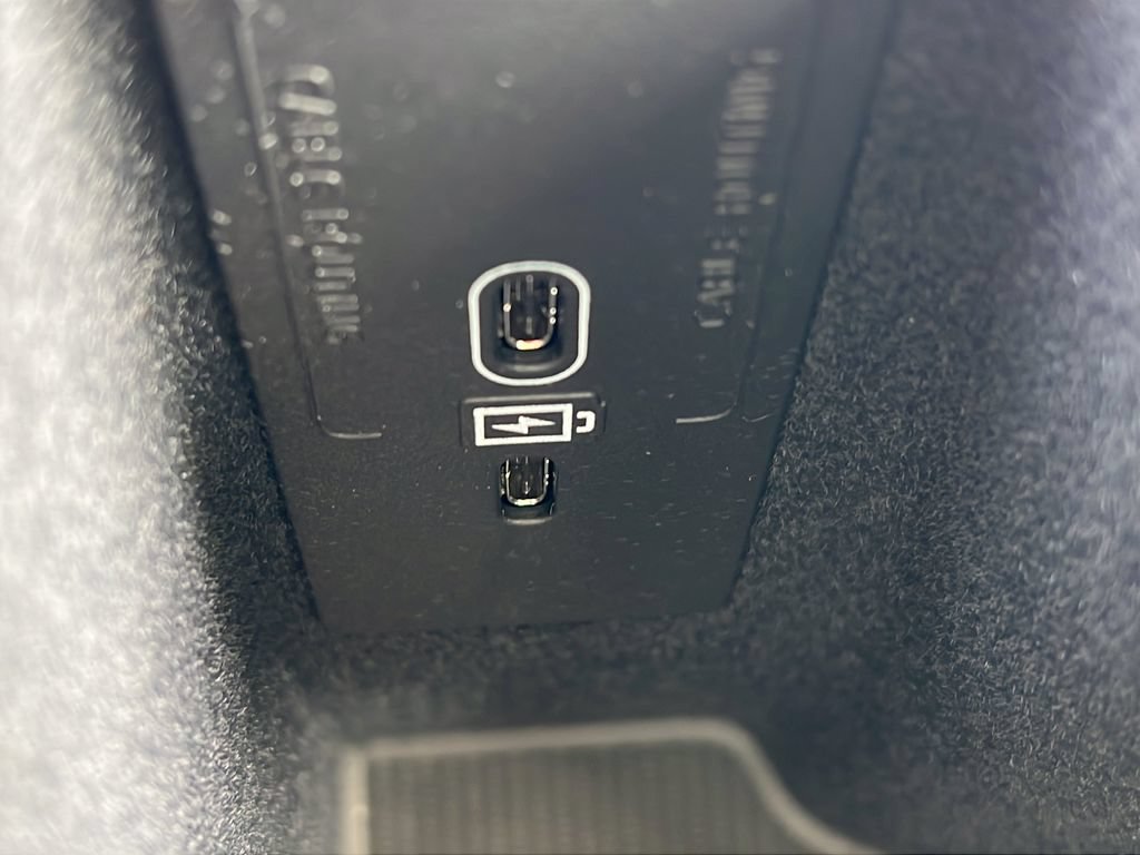 New 2026 Volvo XC60 B5 Plus AWD/4WD image 25