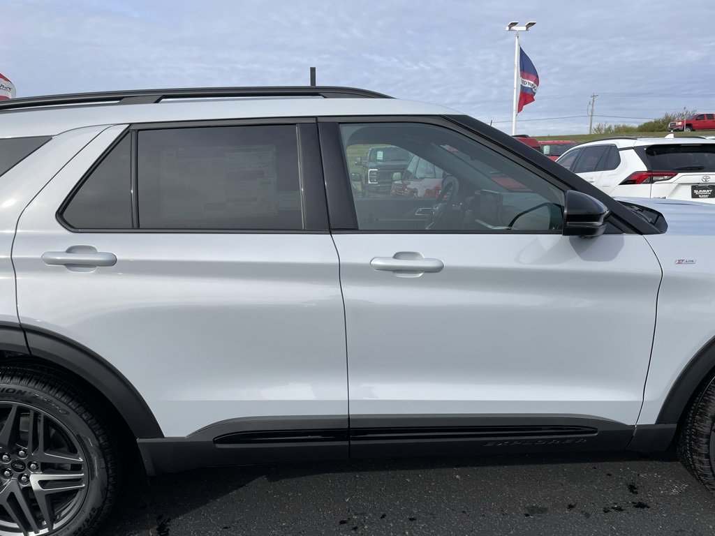 New 2026 Ford Explorer ST-Line w/ ST-Line Street Pack image 31