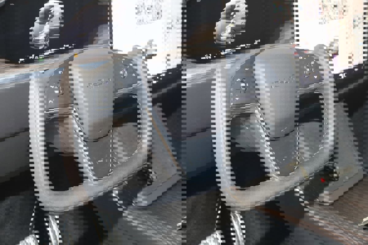 Used 2022 Tesla Model X image 6