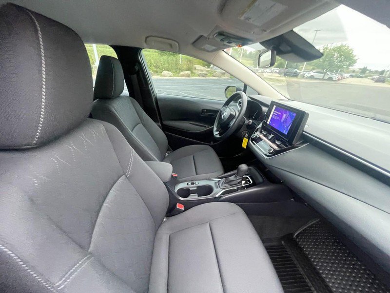 Used 2026 Toyota Corolla LE FWD image 6