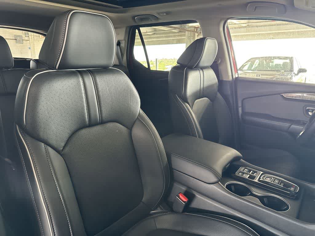 Used 2025 Honda Pilot Elite image 26