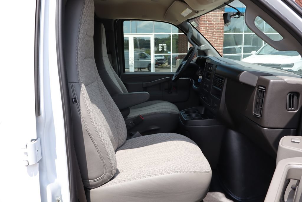 New 2025 Chevrolet Express 2500 w/ Driver Convenience Package RWD image 39