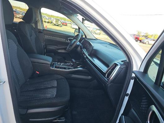 Used 2025 Kia Sorento LX image 15