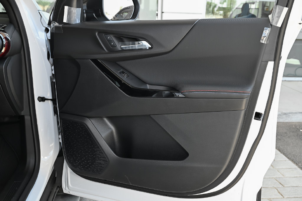 New 2026 Chevrolet Equinox RS FWD image 41
