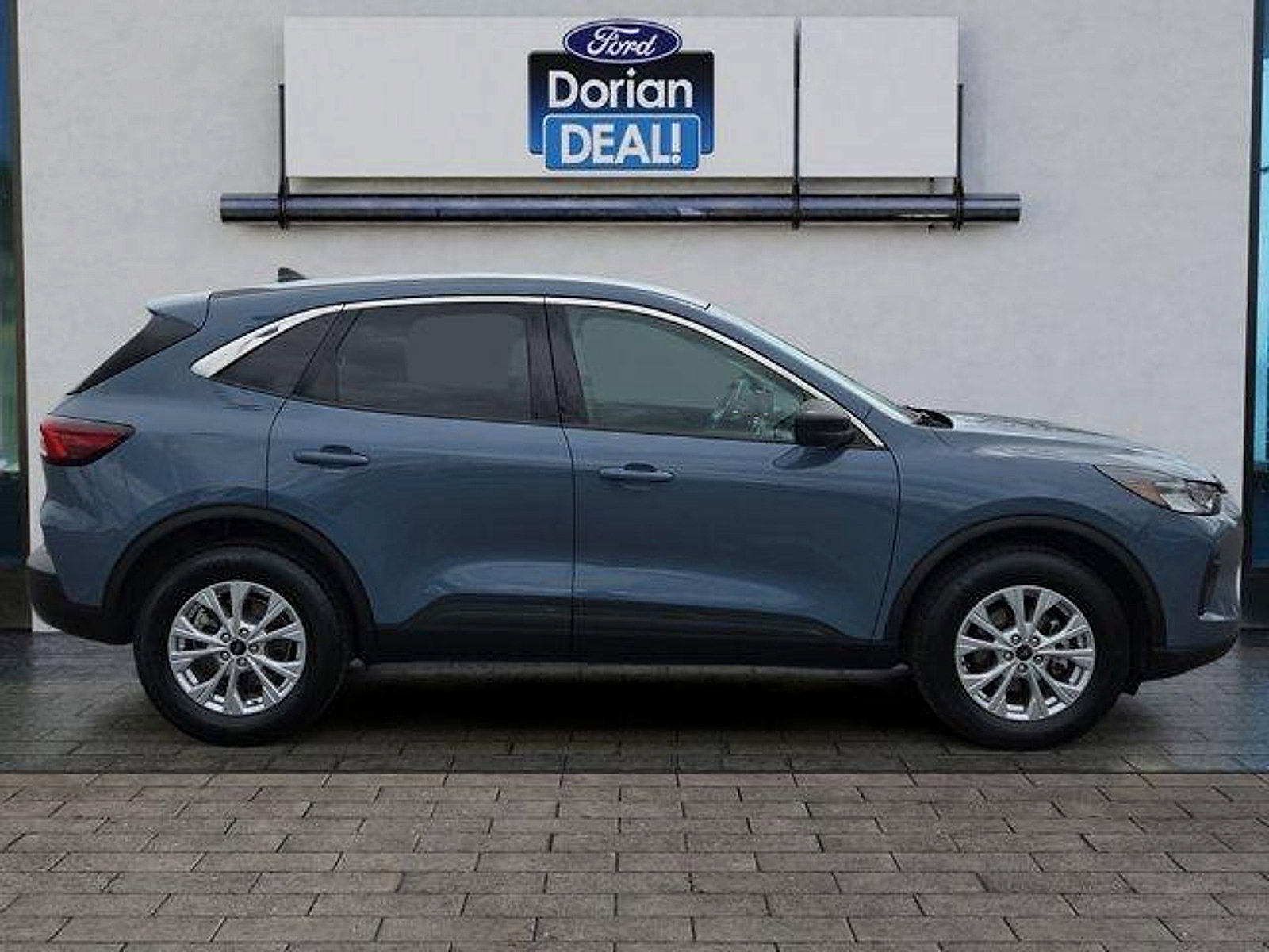 Certified 2023 Ford Escape Active AWD/4WD image 2