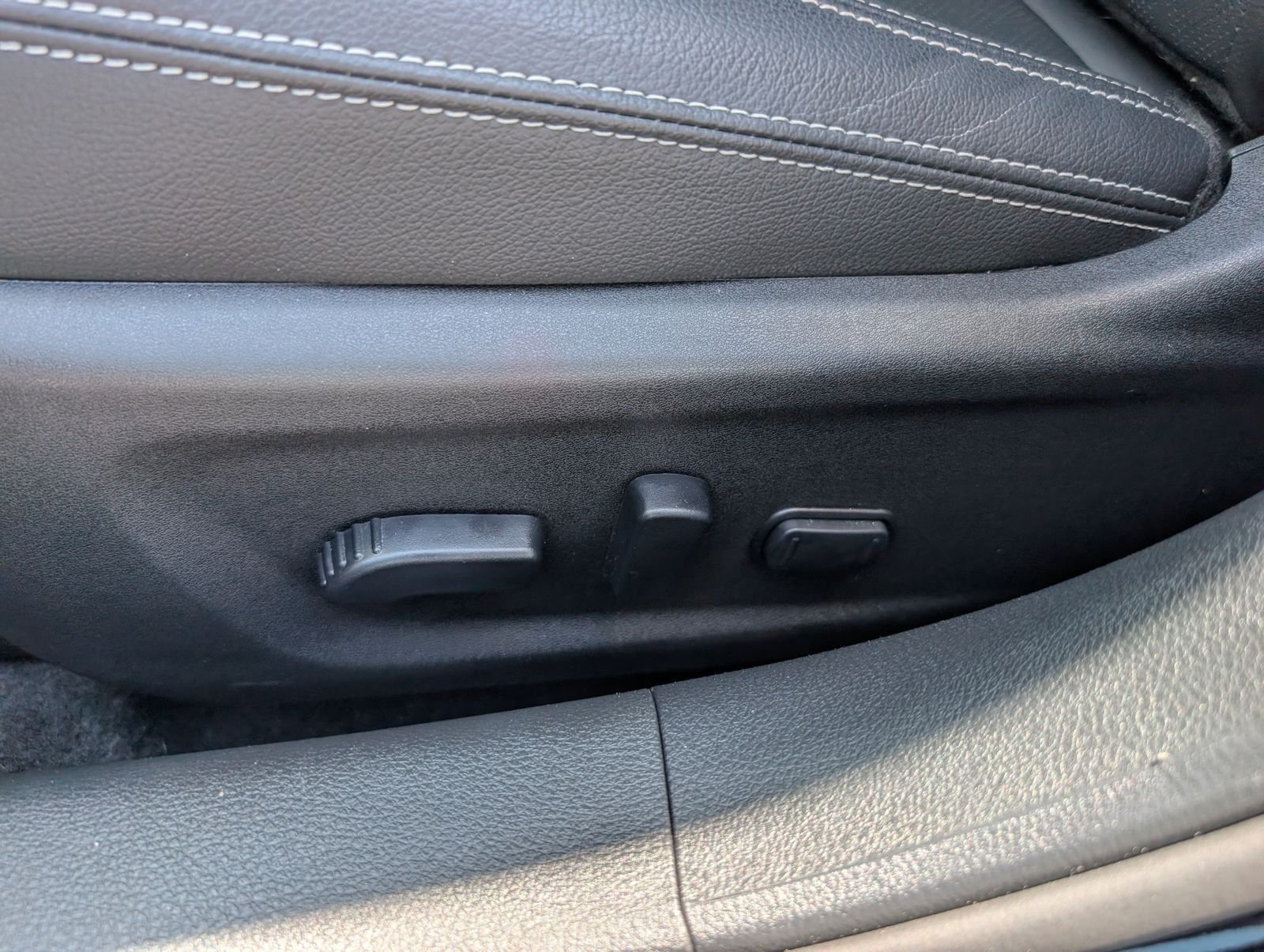 Used 2025 Nissan Altima 2.5 SL FWD image 15
