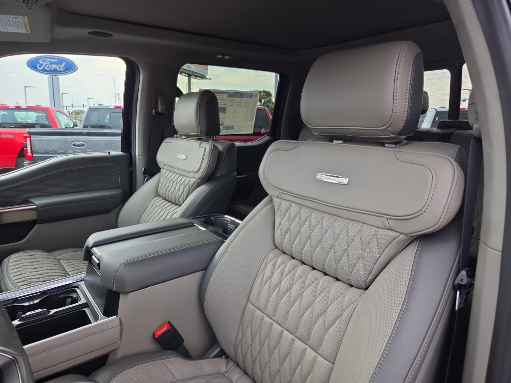 New 2027 Ford F250 Platinum w/ Platinum Plus Package AWD/4WD image 27