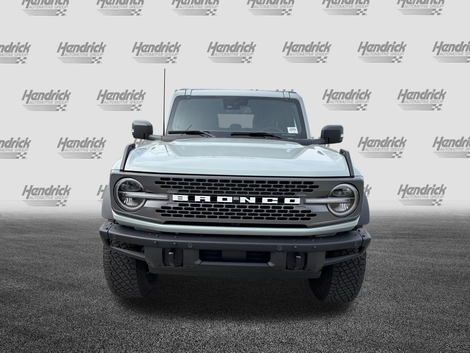Used 2024 Ford Bronco Badlands image 3