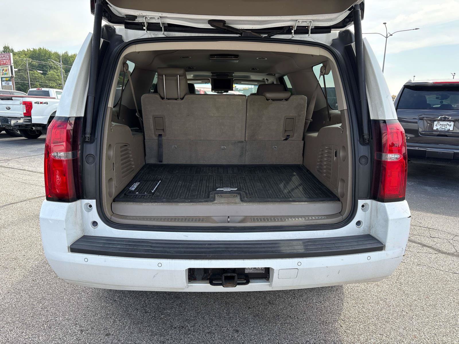 Used 2016 Chevrolet Suburban LT AWD/4WD image 4