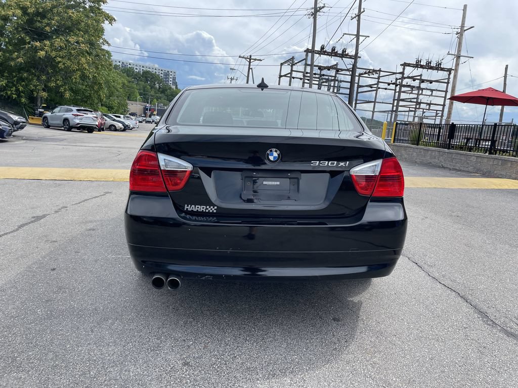 Used 2006 BMW 330xi Sedan AWD/4WD image 4