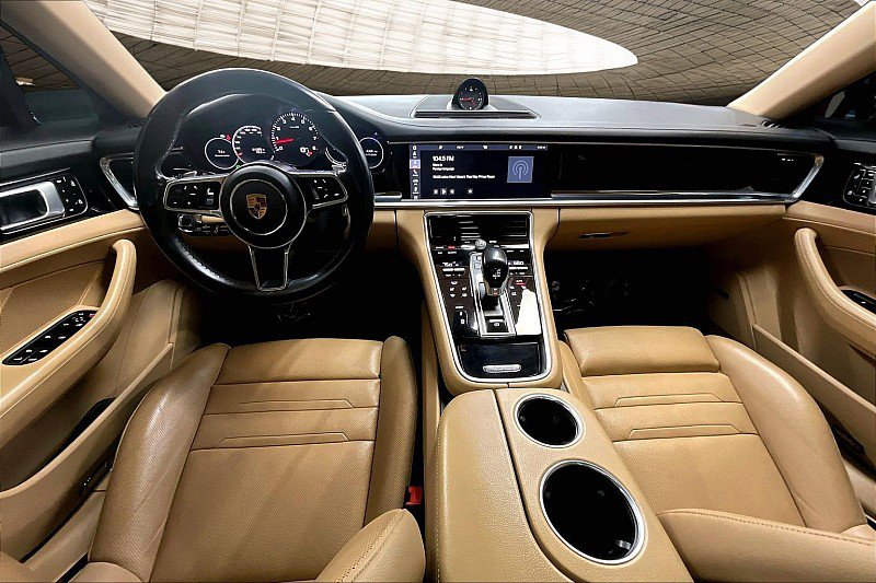 Used 2019 Porsche Panamera w/ Premium Package image 15