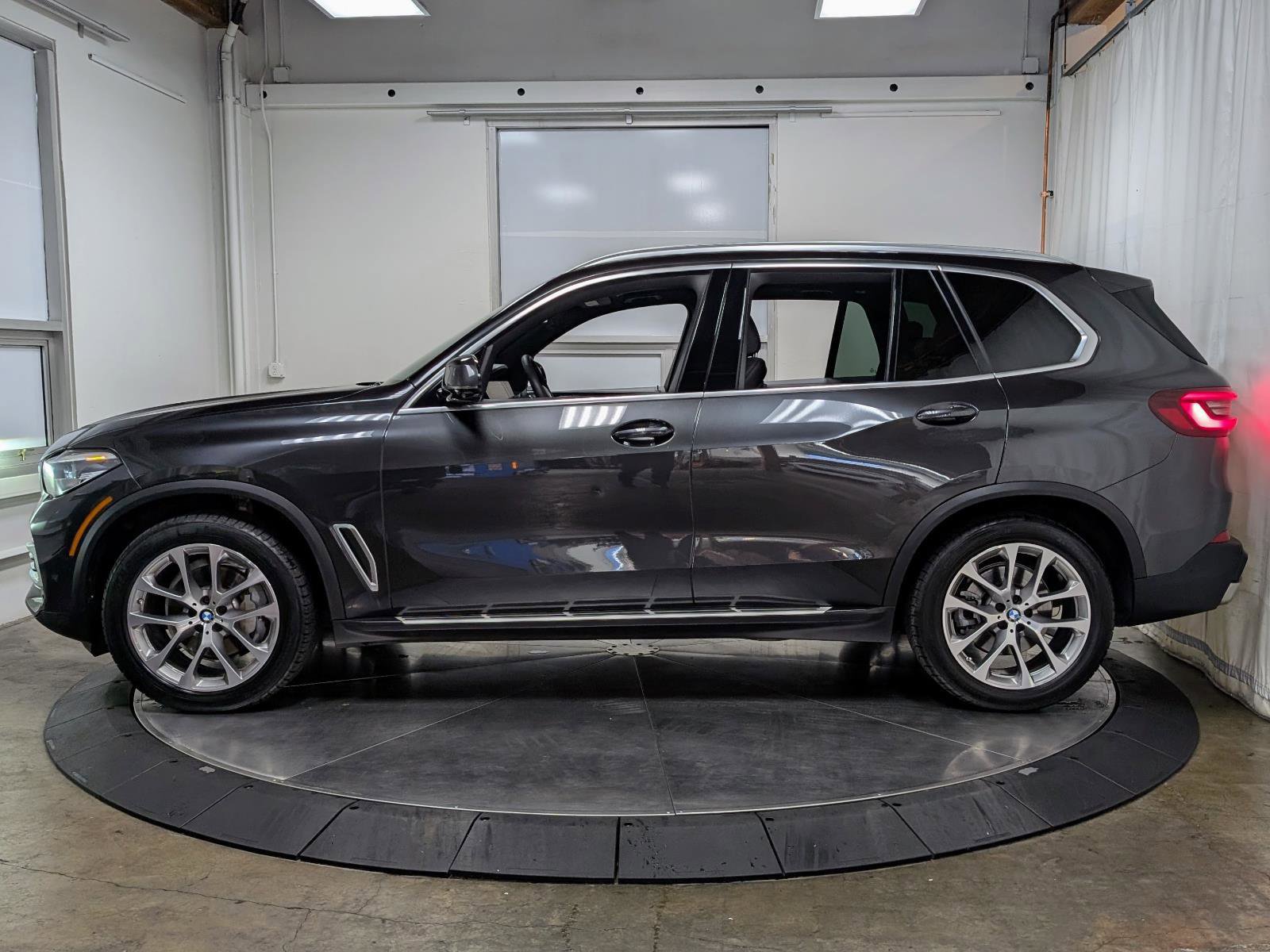 Used 2023 BMW X5 xDrive40i AWD/4WD image 6