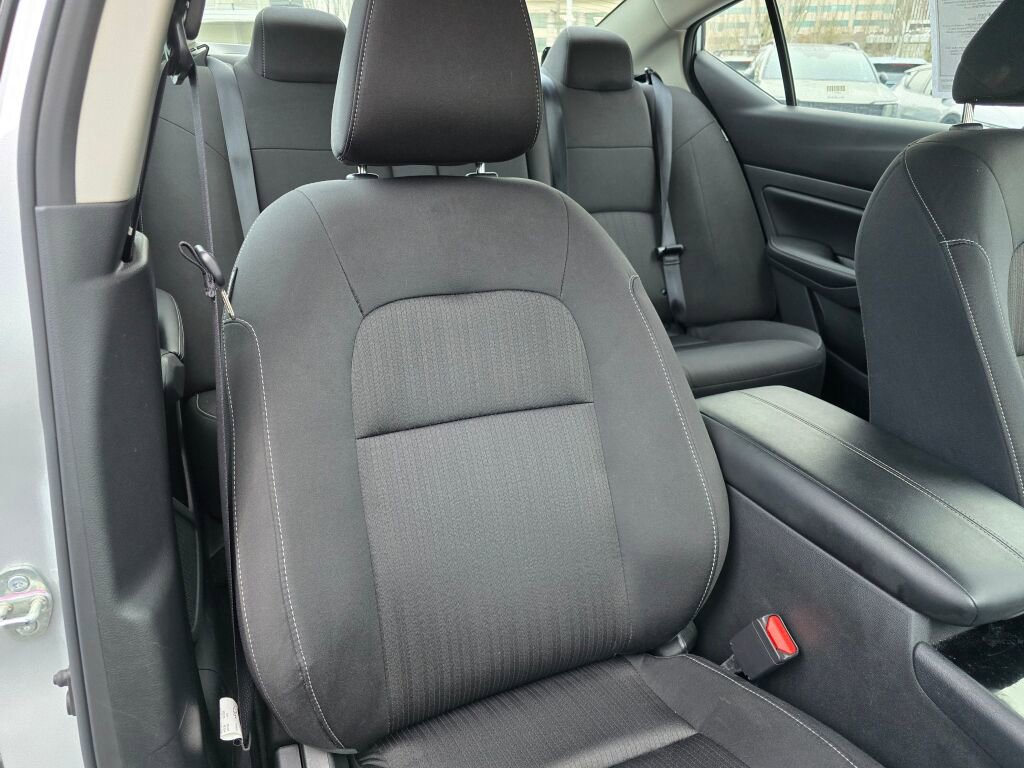 Used 2024 Nissan Altima 2.5 SV image 11