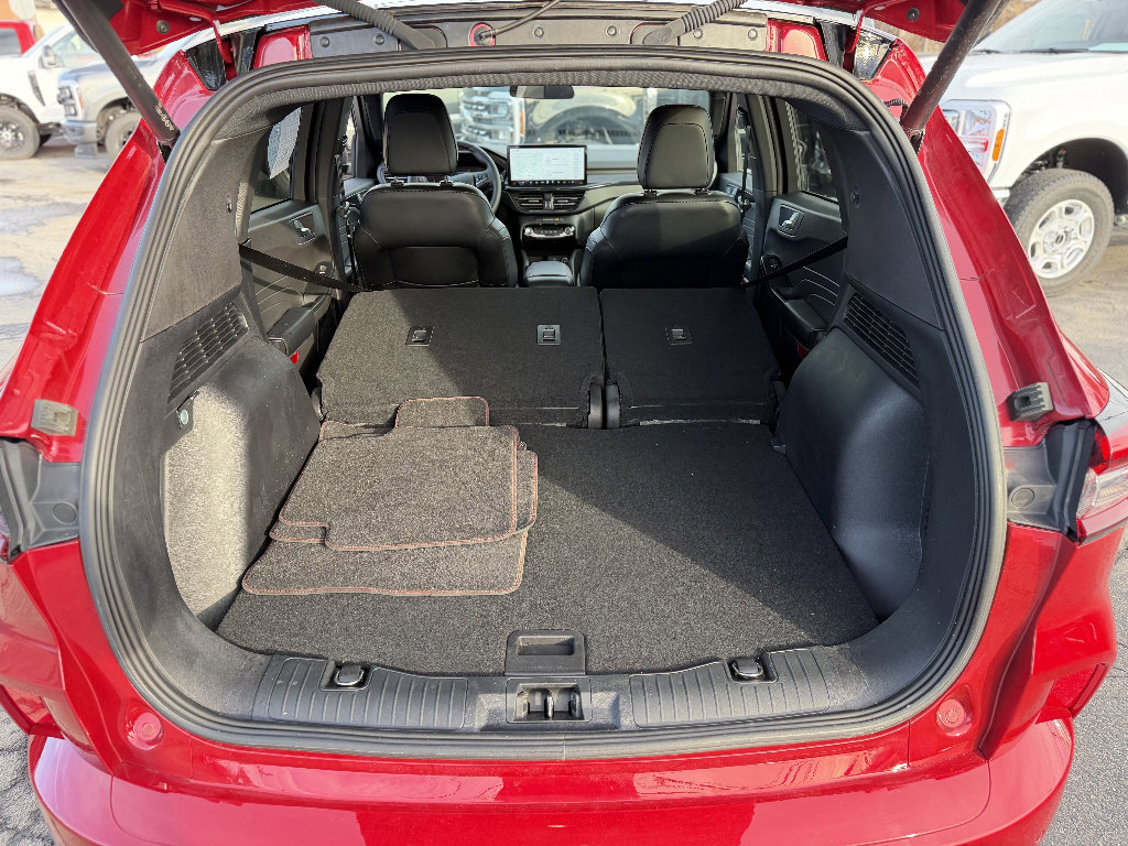 Certified 2023 Ford Escape ST-Line w/ Tech Pack #1 AWD/4WD image 7