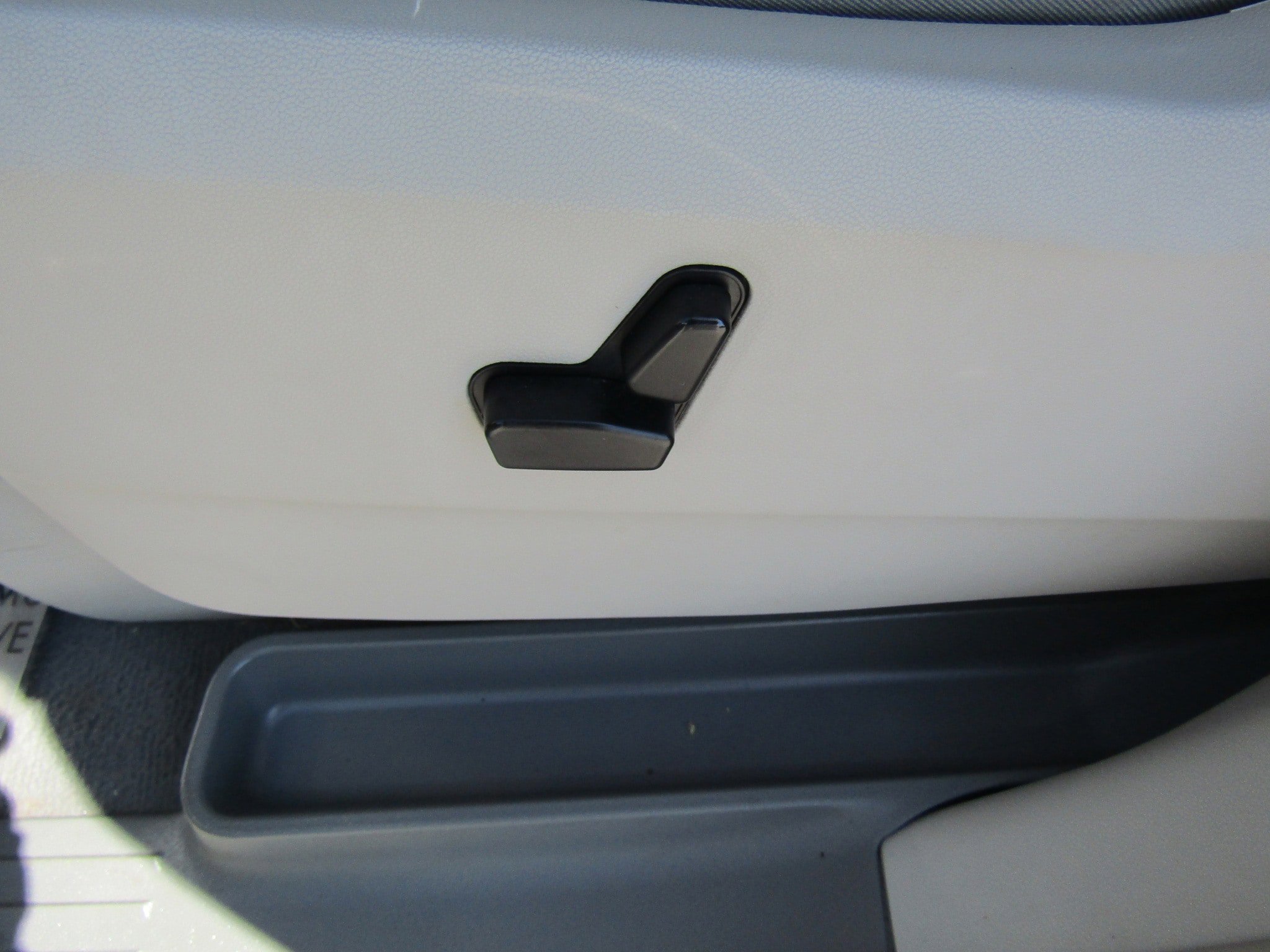 Used 2008 Chrysler Town & Country Touring FWD image 21