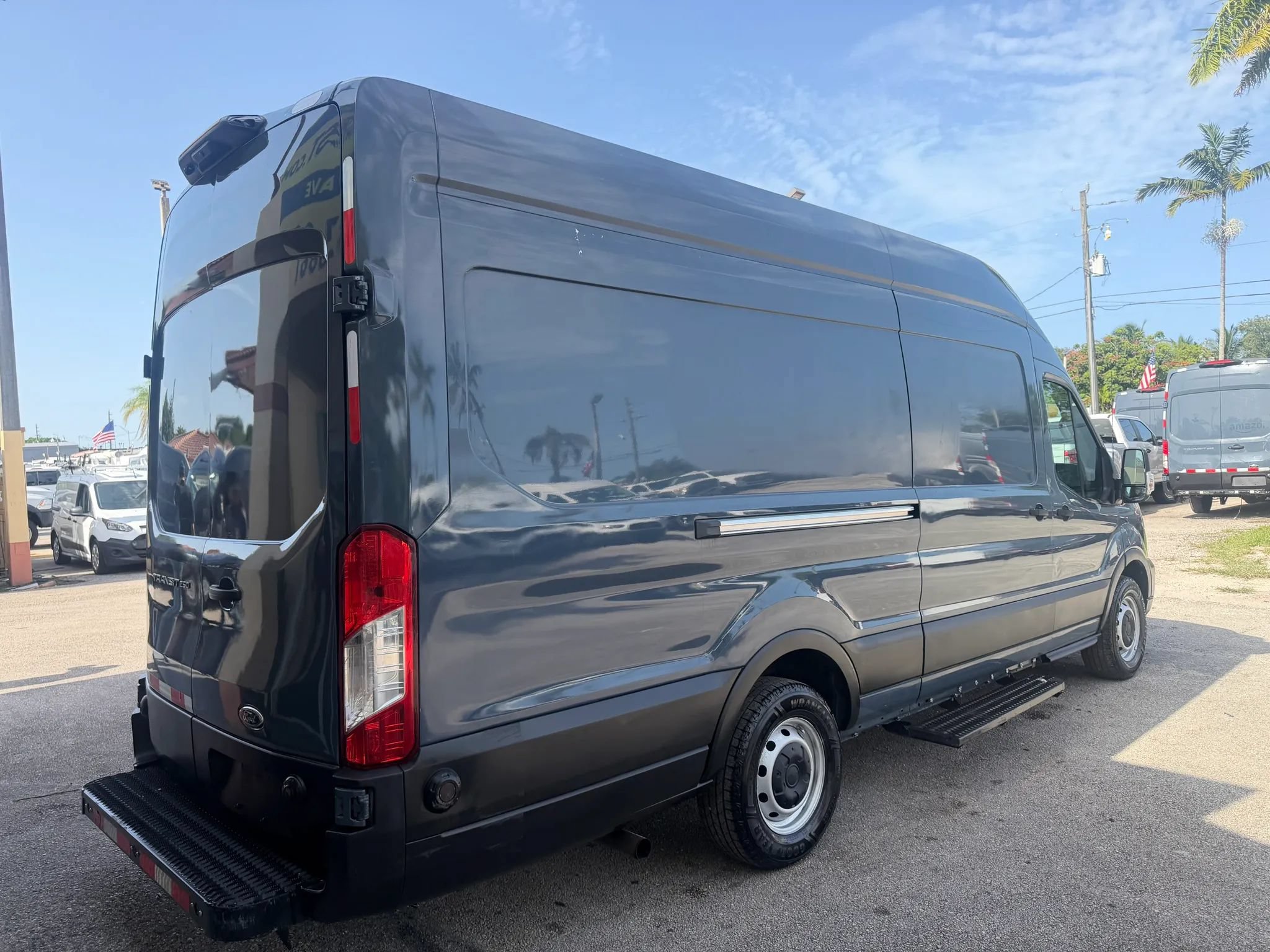 Used 2020 Ford Transit 250 148 High Roof Extended RWD image 6