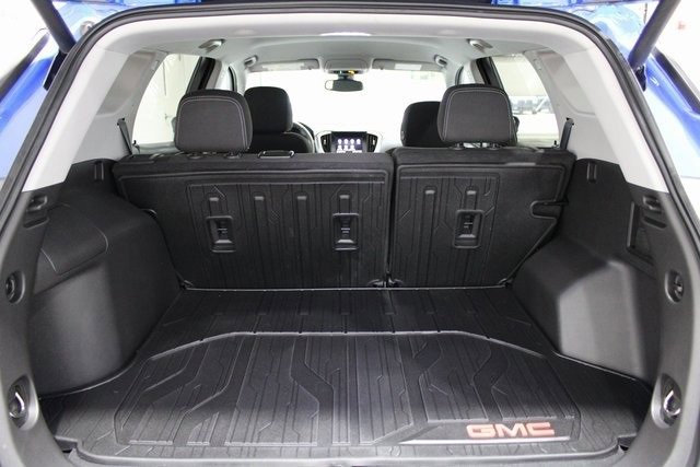 Used 2024 GMC Terrain SLE w/ Driver Convenience Package image 21