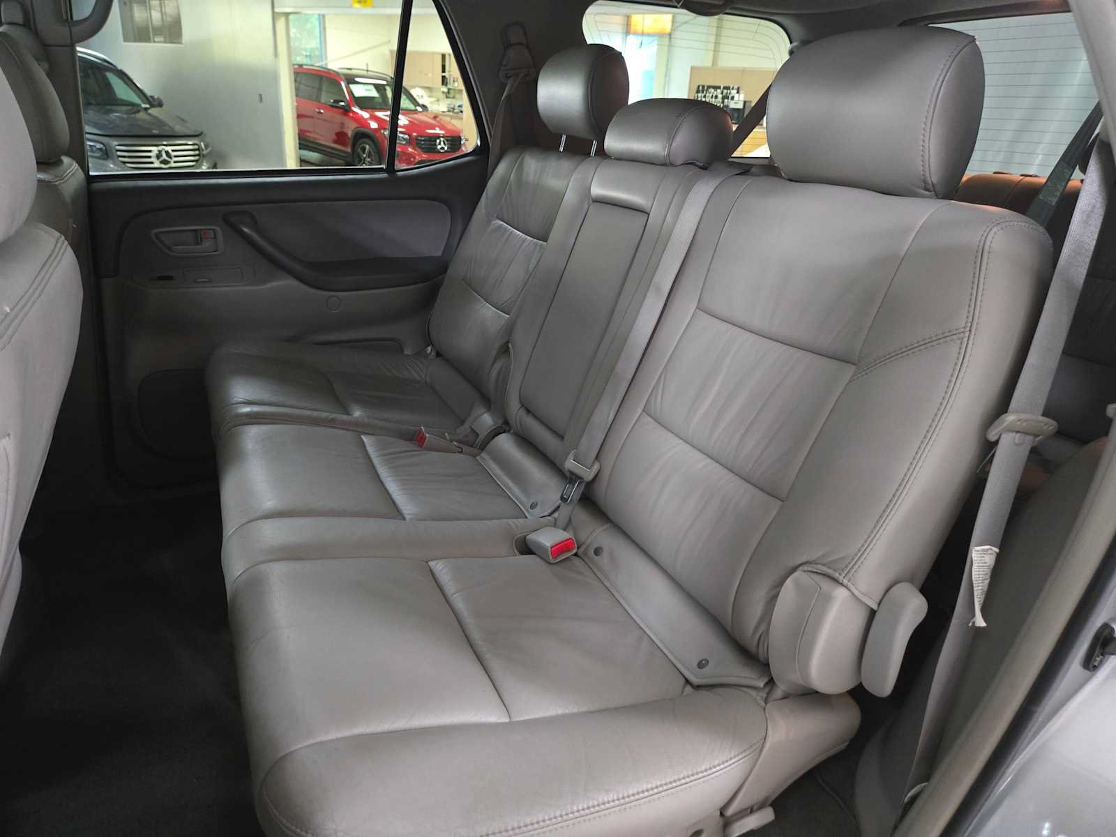 Used 2007 Toyota Sequoia SR5 AWD/4WD image 17