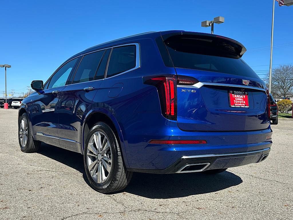 Used 2025 Cadillac XT6 Premium Luxury image 3