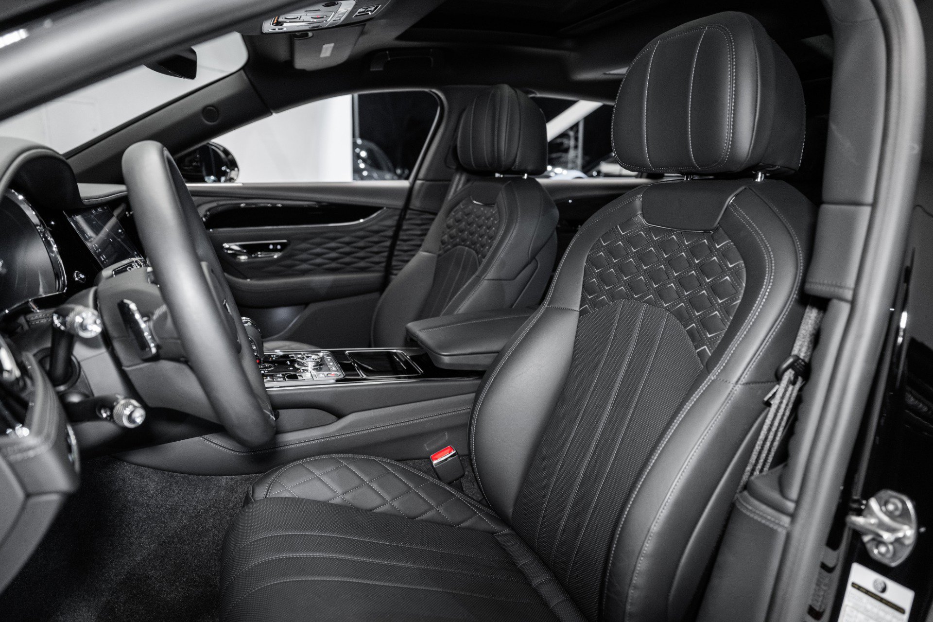 Used 2024 Bentley Flying Spur W12 image 21