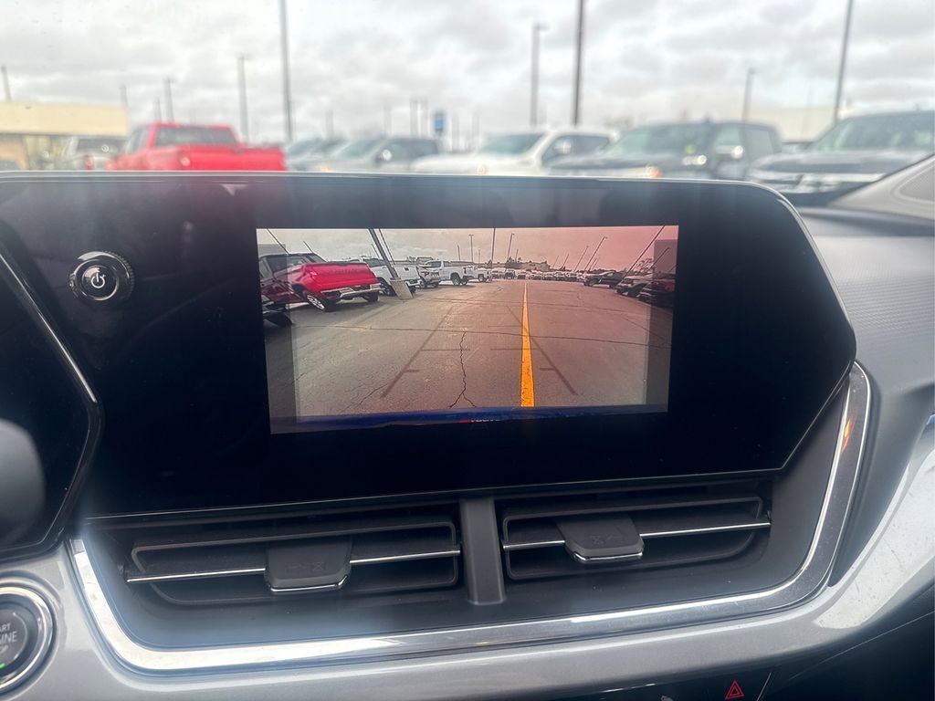 Used 2024 Chevrolet Trax LT w/ Driver Confidence Package FWD image 24