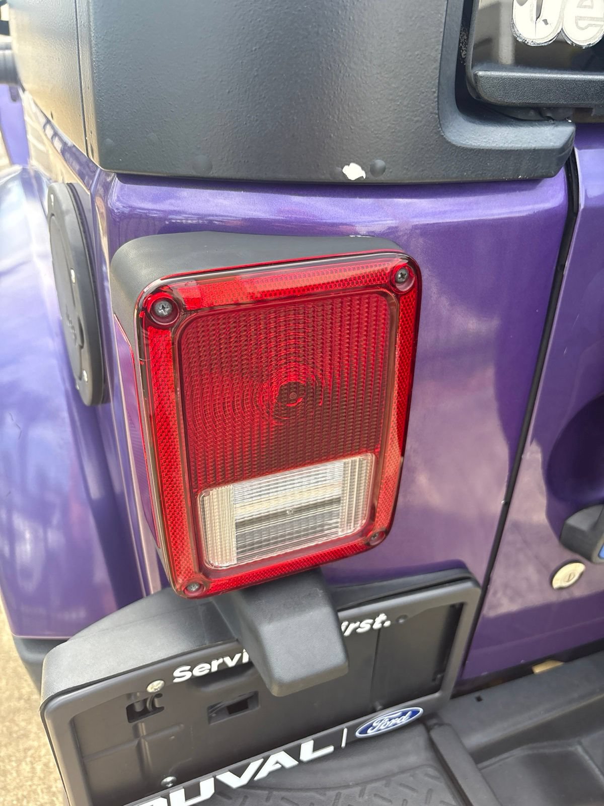 Used 2016 Jeep Wrangler Unlimited Sahara AWD/4WD image 9