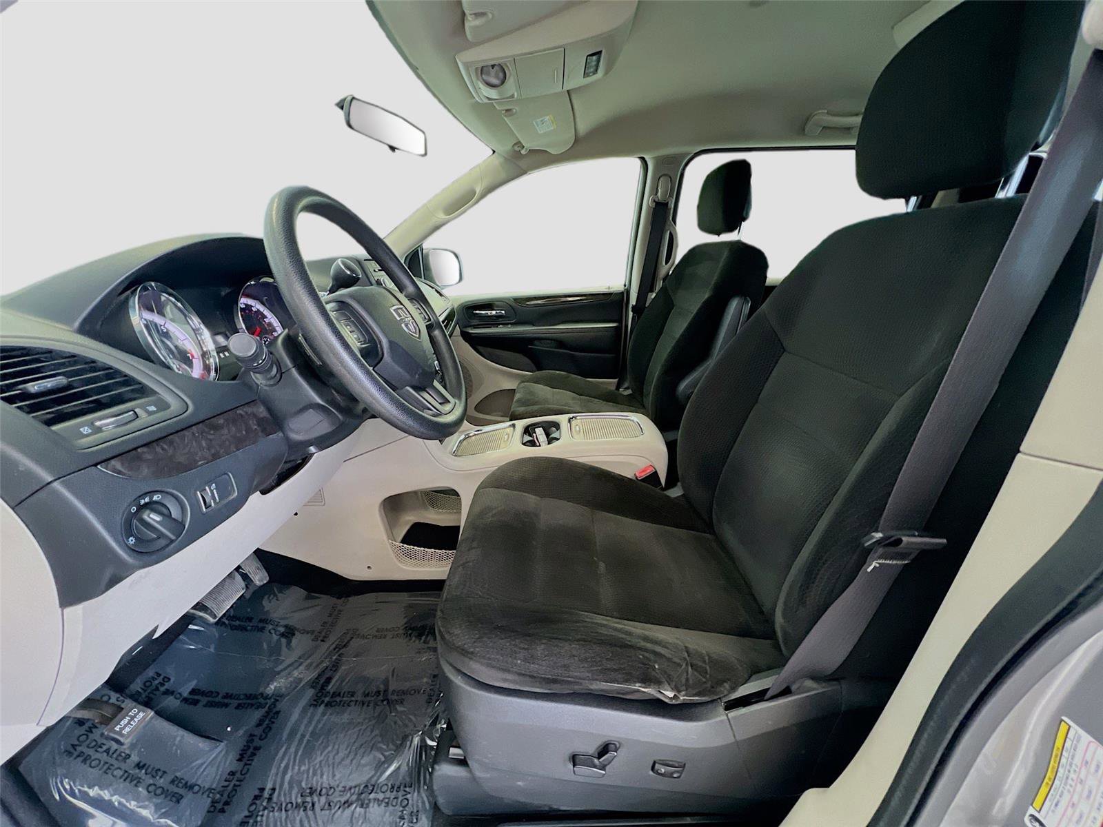 Used 2015 Dodge Grand Caravan SXT image 5