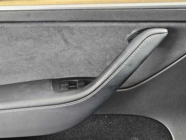 Used 2023 Tesla Model Y Long Range image 6