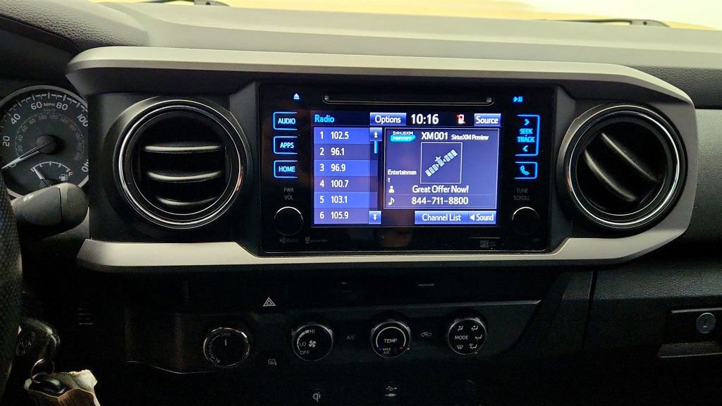 Used 2016 Toyota Tacoma TRD Sport w/ Towing Package image 17