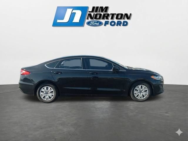 Used 2019 Ford Fusion S FWD image 11